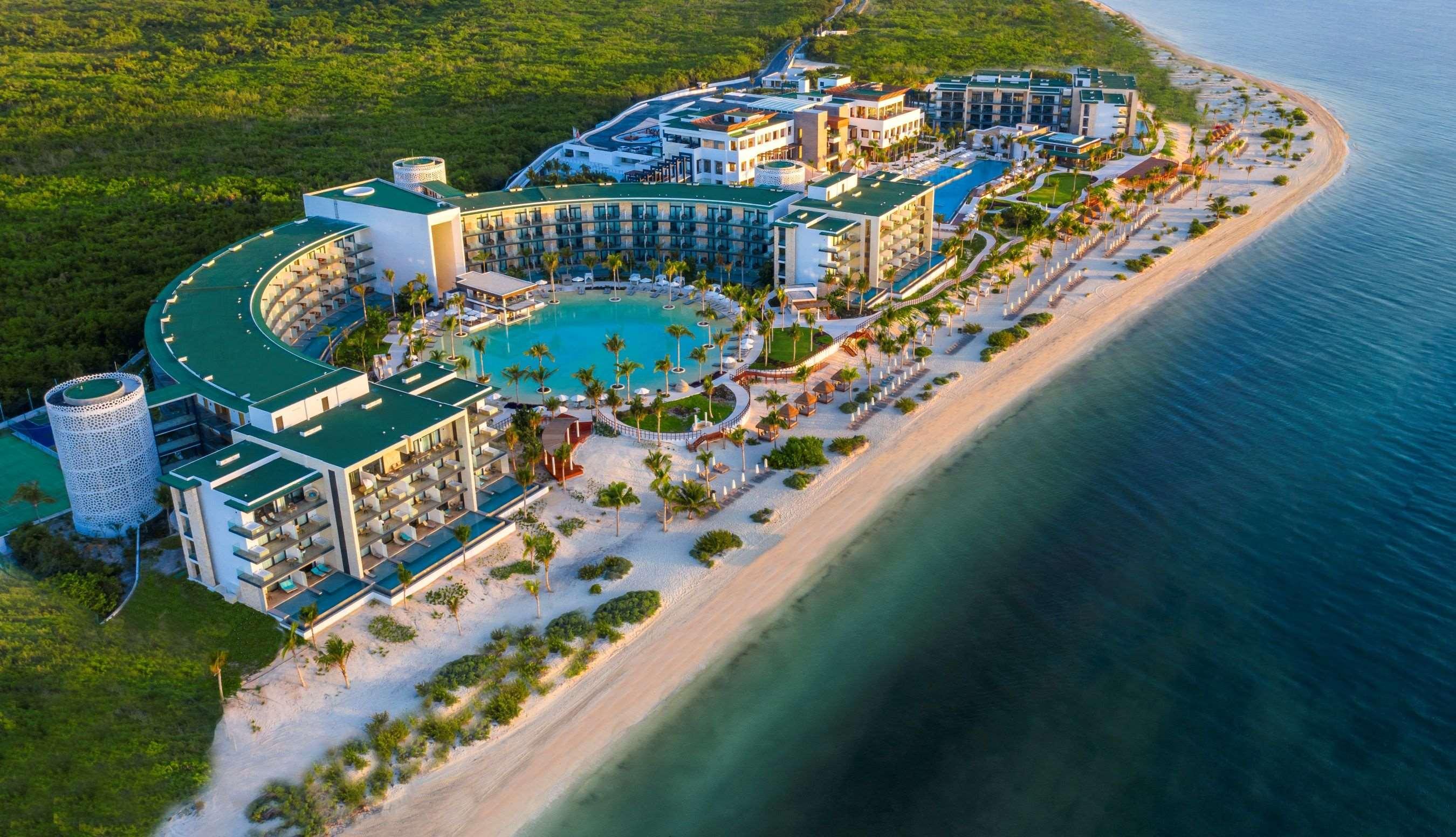 Haven Riviera Cancun (Adults Only) Alfredo V. Bonfil Bagian luar foto Aerial view of the resort