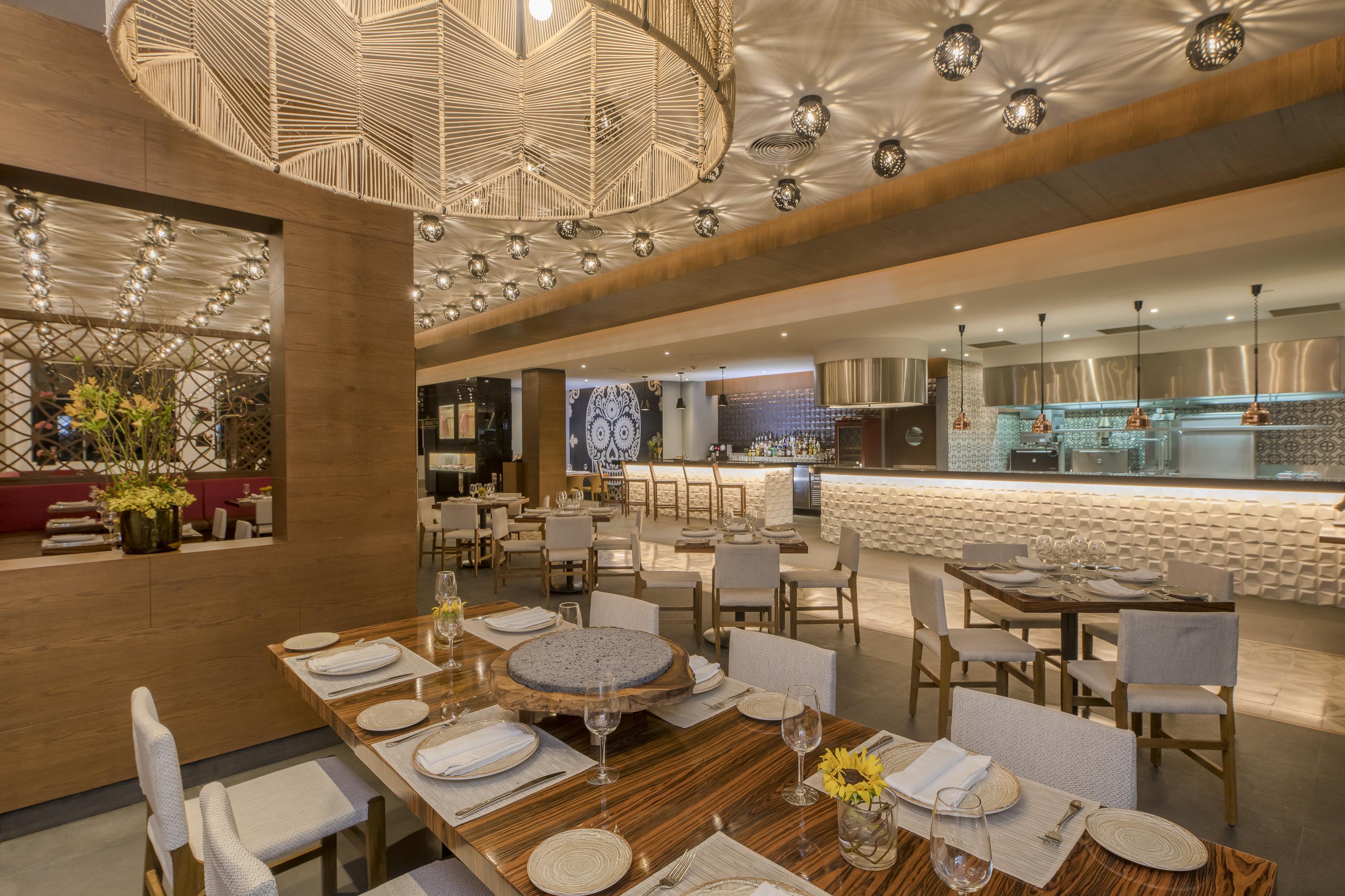 Haven Riviera Cancun (Adults Only) Alfredo V. Bonfil Bagian luar foto The interior of the restaurant