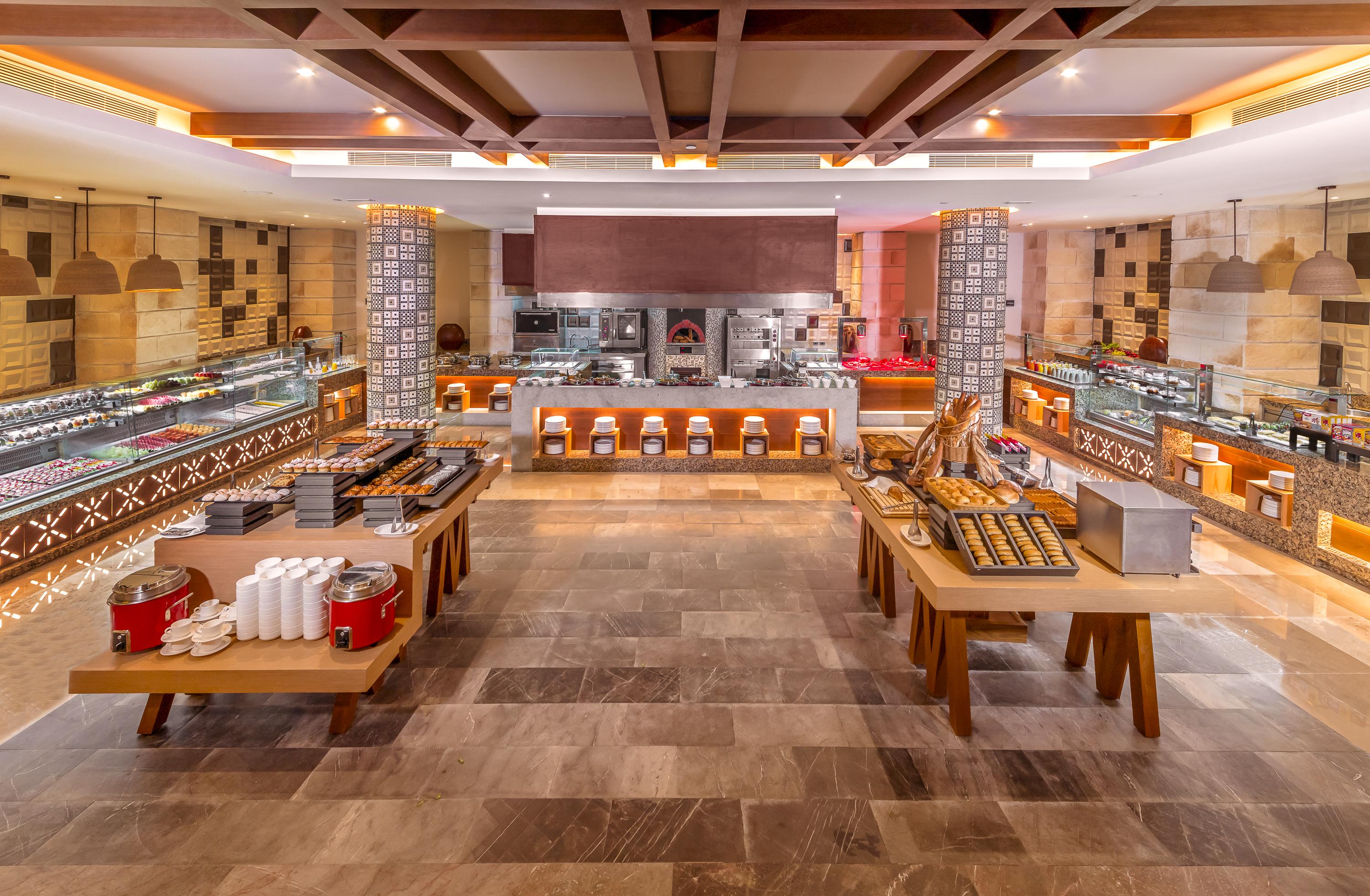Haven Riviera Cancun (Adults Only) Alfredo V. Bonfil Bagian luar foto The buffet at the hotel