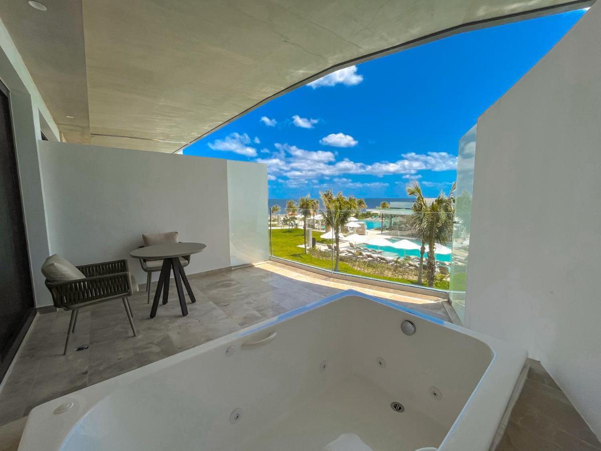 Haven Riviera Cancun (Adults Only) Alfredo V. Bonfil Bagian luar foto Balcony of a suite at the Grand Palladium Costa Mujeres Resort & Spa