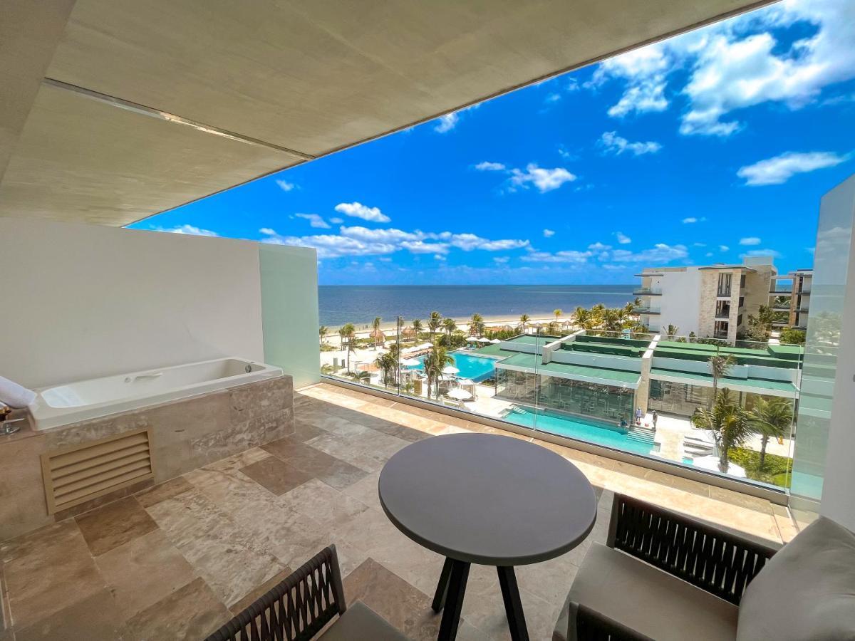Haven Riviera Cancun (Adults Only) Alfredo V. Bonfil Bagian luar foto Oceanfront view from a suite at the Grand at Moon Palace