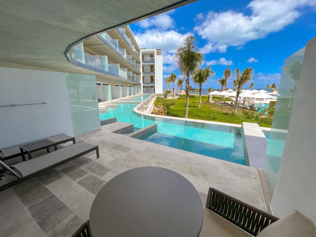 Haven Riviera Cancun (Adults Only) Alfredo V. Bonfil Bagian luar foto View from a swim-up room at the Grand Palladium Costa Mujeres Resort & Spa